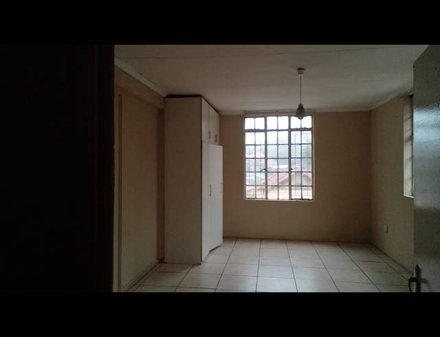 1 bed property to rent in KENSINGTON